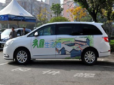 魏辉户外车贴喷绘如何保持效果?